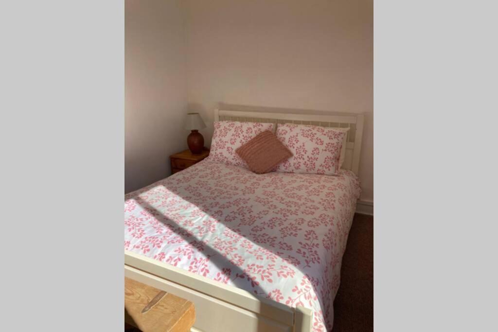 La Petite Maison - Self Catering Pre-en-Pail-Saint-Samson Εξωτερικό φωτογραφία