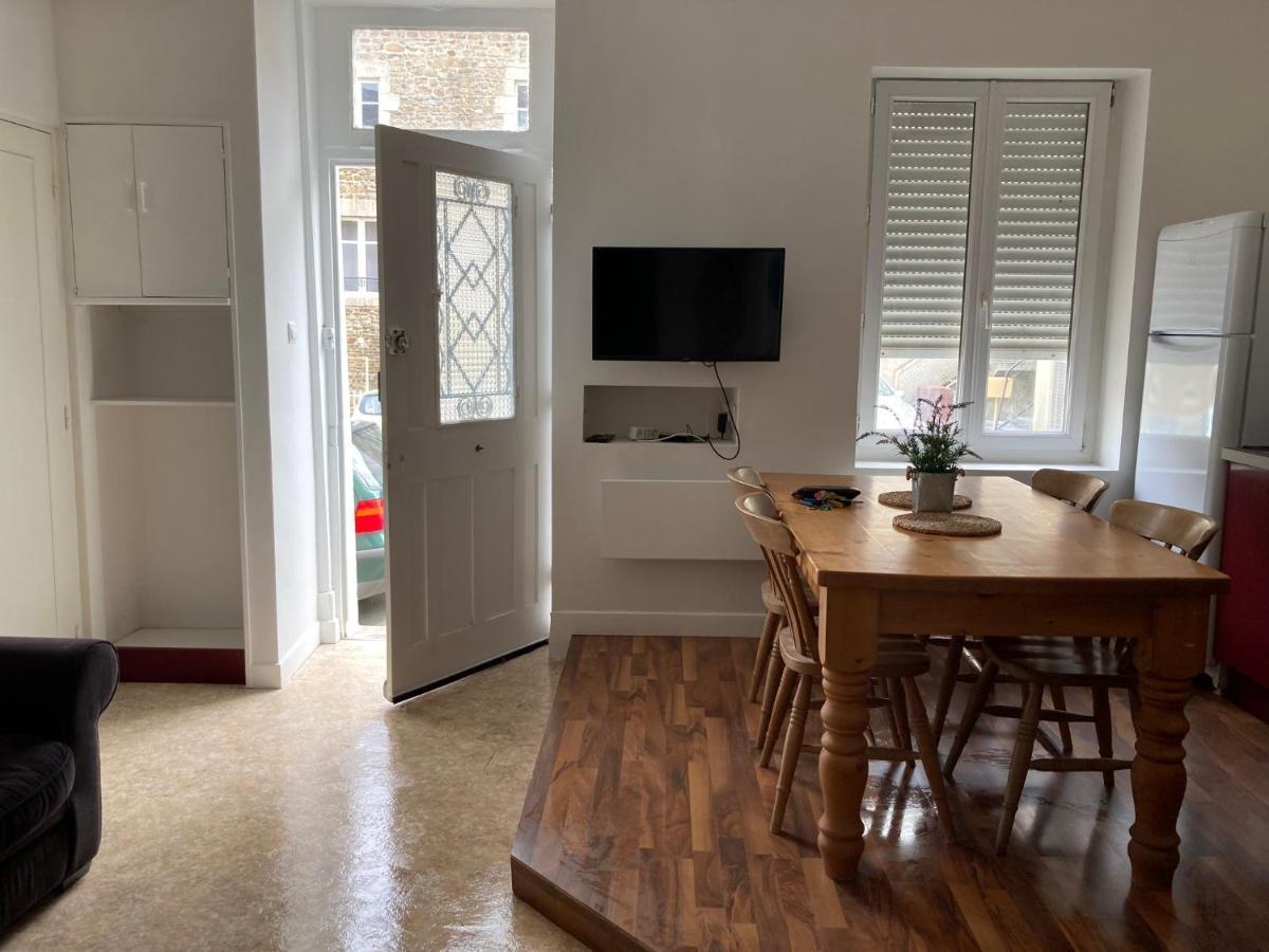 La Petite Maison - Self Catering Pre-en-Pail-Saint-Samson Εξωτερικό φωτογραφία